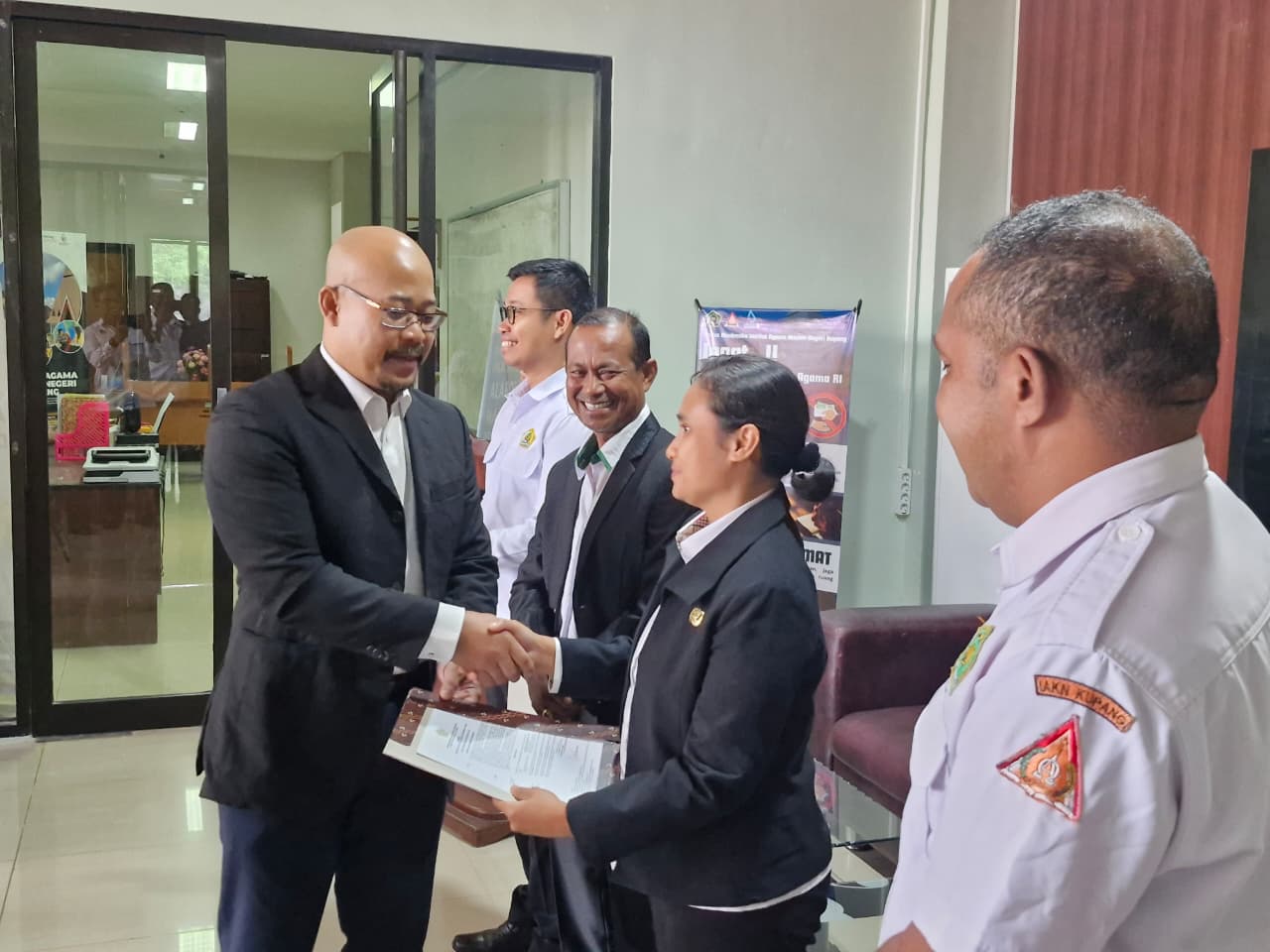 Lima Dosen IAKN Kupang Raih Jabatan Fungsional Lektor Kepala dan Asisten Ahli, Rektor Ajak Warga Kampus Perkuat Kolaborasi Positif