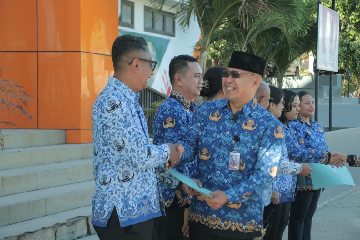 Apel Kesadaran IAKN Kupang: Rektor Tekankan Integritas dan Budaya Kerja, Tujuh Dosen Terima SK Kenaikan Pangkat