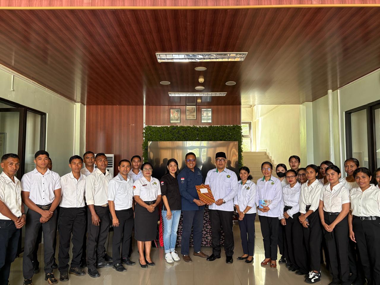 IAKN Kupang Terima 41 Tenaga Outsourcing untuk Perkuat Layanan Kampus