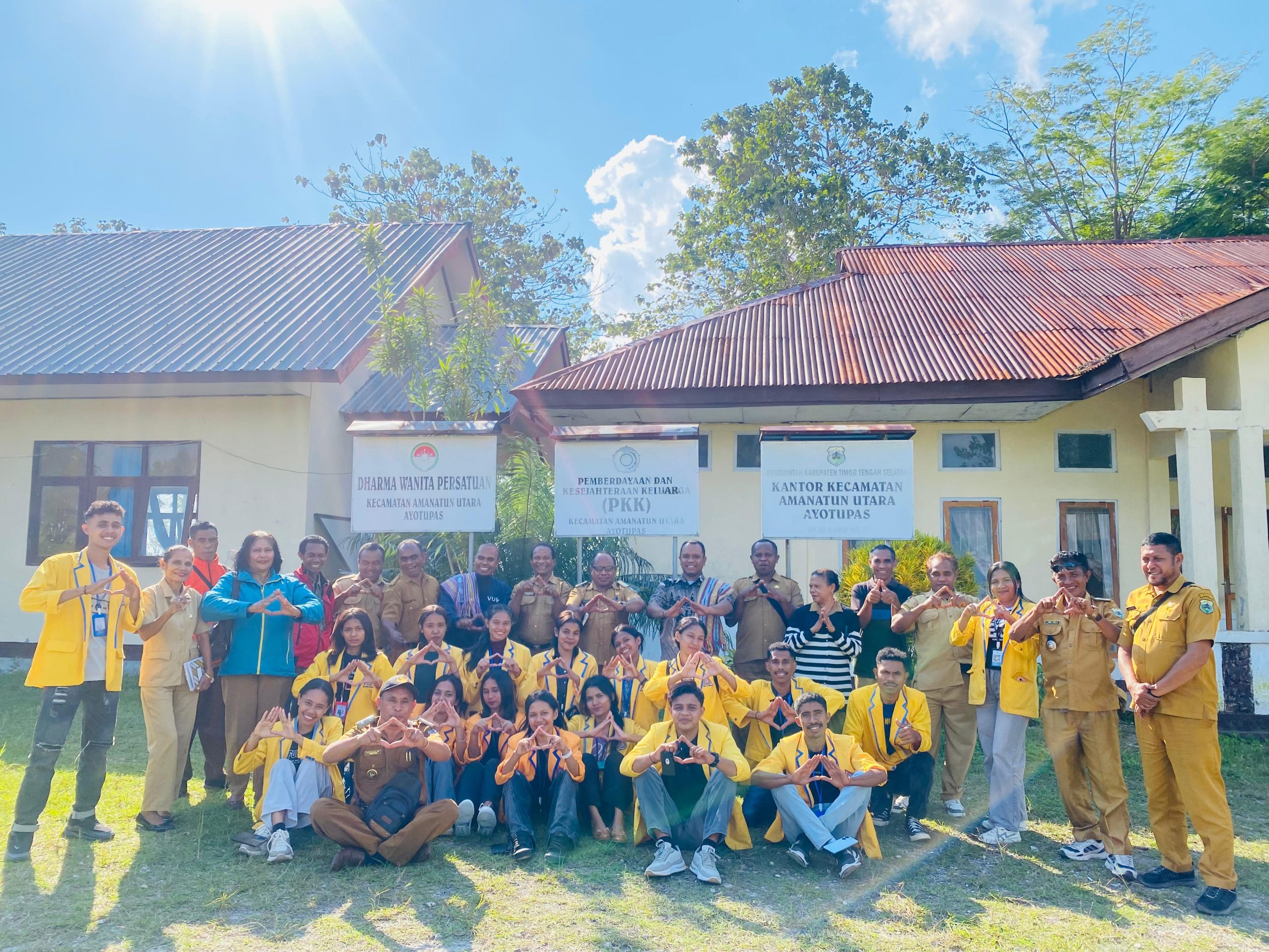 18 Mahasiswa KKN IAKN Kupang Resmi Diterima di Kecamatan Amanatun Utara