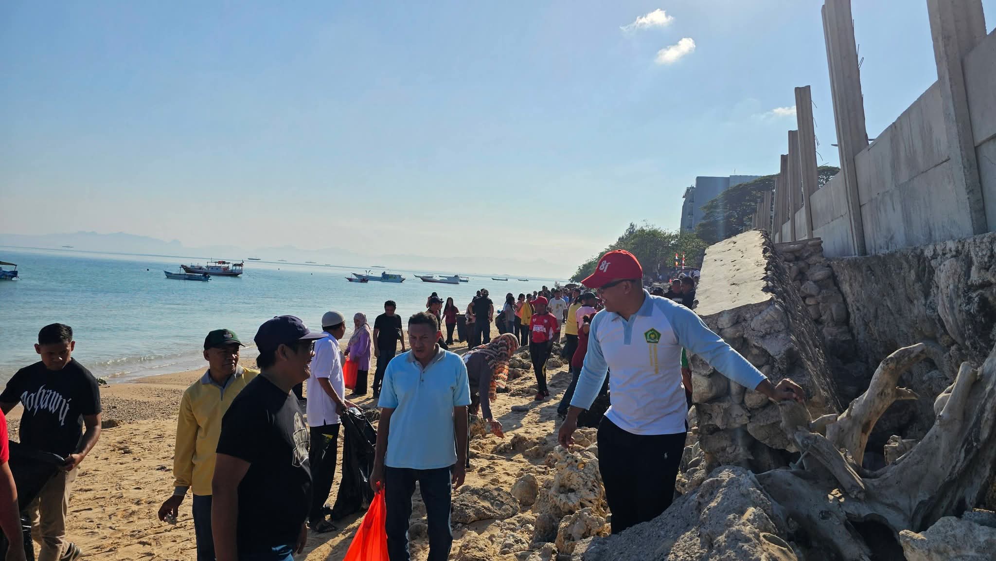 IAKN Kupang Berpartisipasi dalam Gerakan Ekoteologi Bersih Pantai