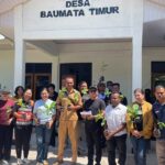 Rawat Bumi, Rawat Kehidupan: IAKN Kupang Tanam dan Bagikan Bibit Pohon di Baumata Timur