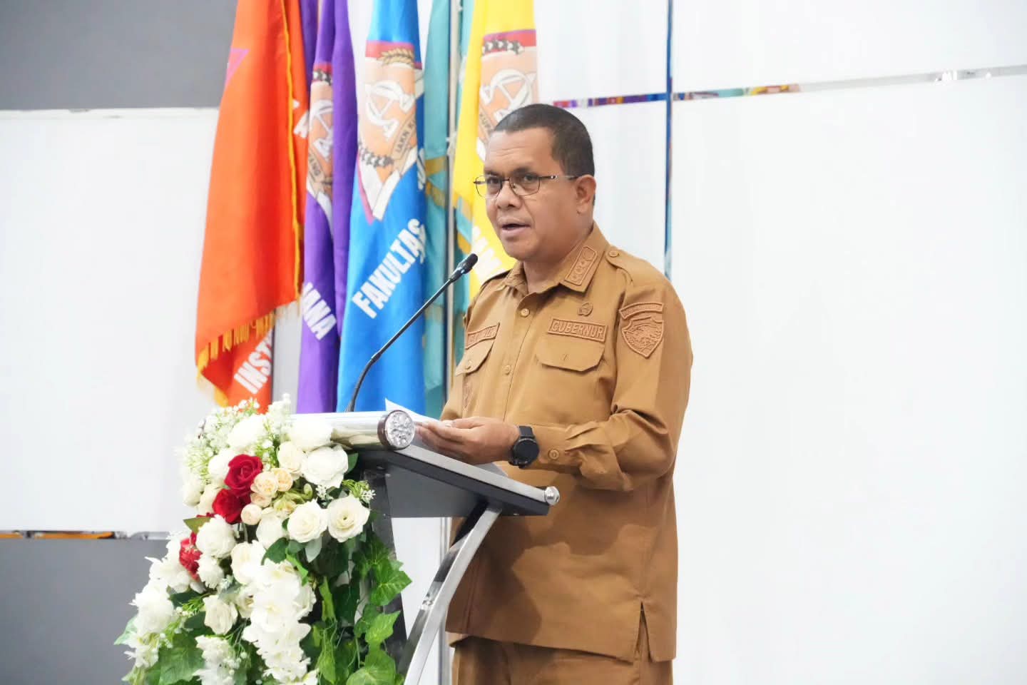 Gubernur NTT Minta 349 Wisudawan IAKN Kupang Jadi Obor Penerang NTT